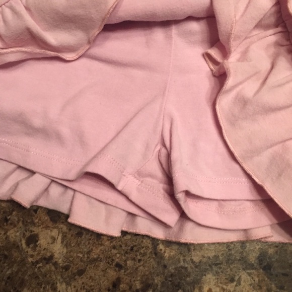Size 4t pink skort! - Picture 2 of 3